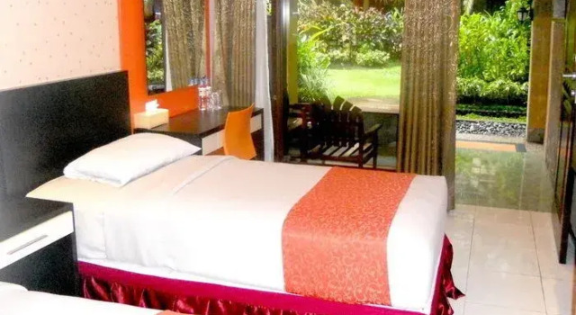 Camera Standard Luminor Hotel Jember By WH