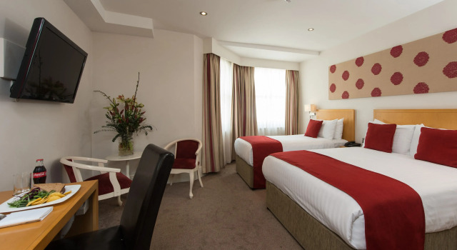Трёхместный номер Park International Hotel