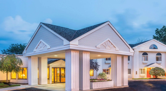 Четырёхместный номер Standard Studio 6 Suites - Tiffin, OH