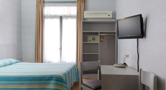 Четырёхместный номер Standard Hostal Andorra