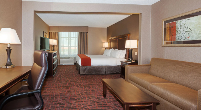 Двухместный люкс Holiday Inn Express Hotel & Suites Cheyenne by IHG