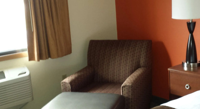 Номер Executive AmericInn by Wyndham Sauk Centre