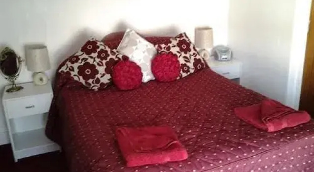 Апартаменты Lawnswood Apartments