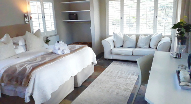 Люкс Hermanus Lodge on the Green - Solar Power