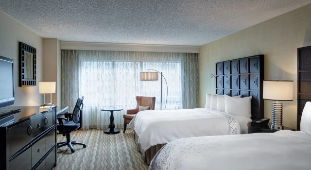 Четырёхместный номер Standard Renaissance Baltimore Harborplace Hotel