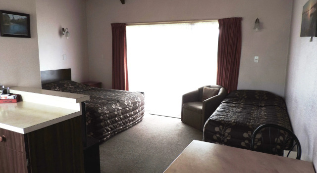 Студия Settlers Motel