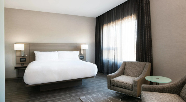 Люкс c 1 комнатой AC Hotel by Marriott Boston Cambridge