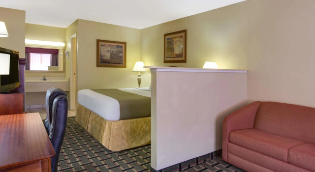 Двухместный люкс Baymont by Wyndham Lake City I-75