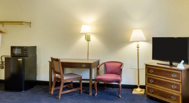 Двухместный номер Standard Red Roof Inn Sutton