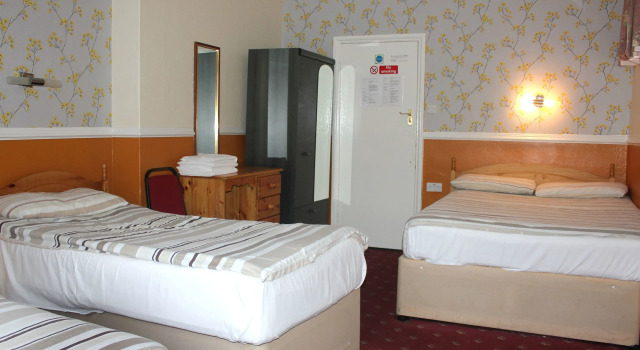Четырёхместный номер Standard Stanley House Hotel
