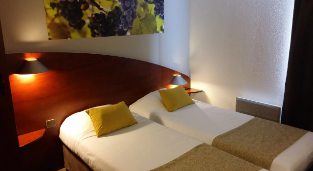 Двухместный номер Standard Contact Hôtel Le Provençal Bordeaux Lac