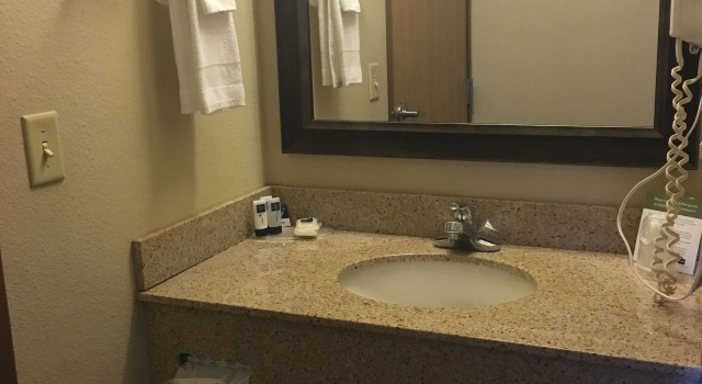 Четырёхместный номер Standard AmericInn by Wyndham Sayre