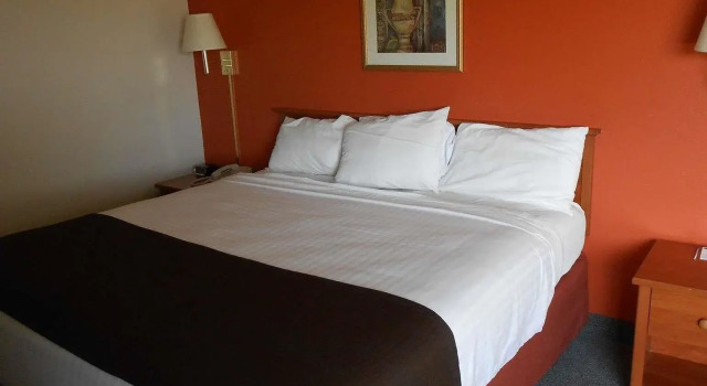 Двухместный номер Deluxe AmericInn by Wyndham Wausau
