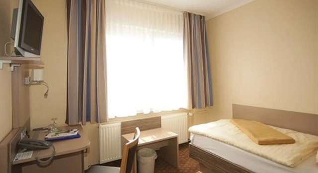 Одноместный номер Standard City Hotel