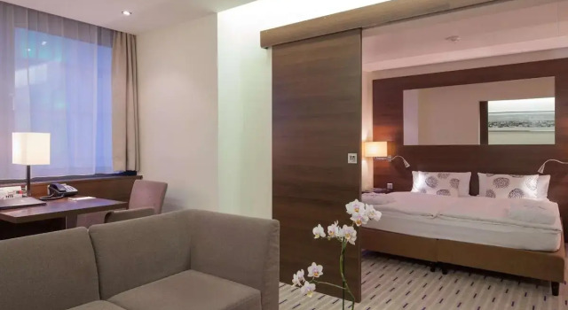 Двухместный люкс Spagos Park Inn by Radisson Berlin Alexanderplatz
