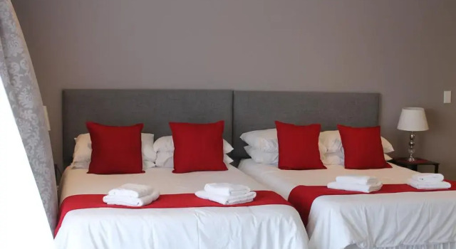 Phoenix Lodge and Waterside Accommodation, Reservar Pousada (com pequeno-almoço) Paradise Knysna