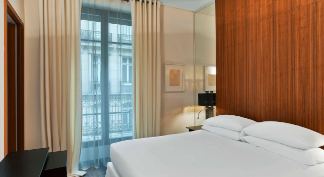 Двухместный номер Deluxe Le Metropolitan, Paris Tour Eiffel, a Tribute Portfolio Hotel