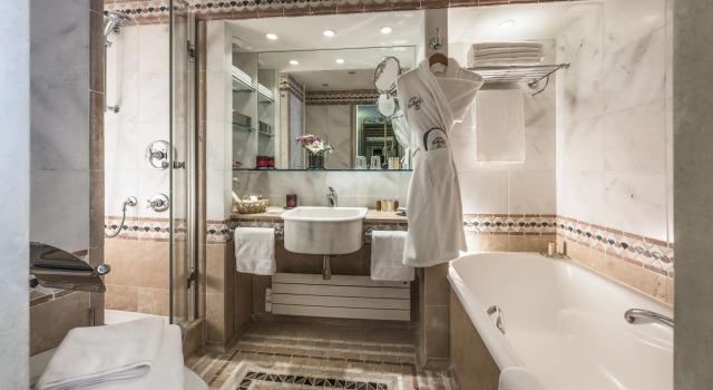 Двухместный люкс с балконом Hôtel de la Loze