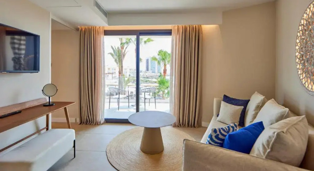 Двухместный люкс seafront Universal Grand León & Spa