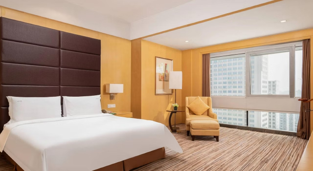 Двухместный люкс c 1 комнатой с видом на город Holiday Inn Shijiazhuang Central by IHG