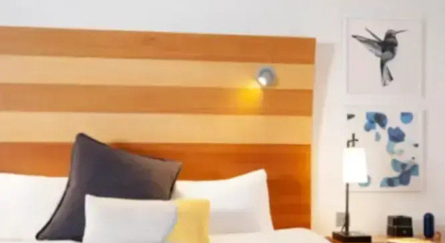 Двухместный номер Standard с балконом voco St. Davids Cardiff by IHG