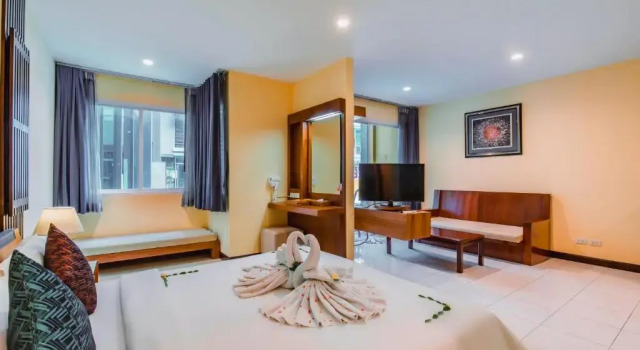 Двухместный люкс Classic Pool Access Отель Elite Suites Patong