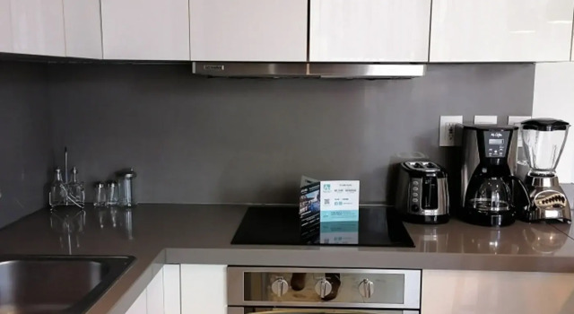 Четырёхместный люкс с 2 комнатами с балконом Anah Suites #202 N