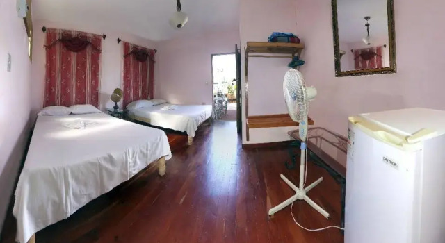 Casa Bernardo, Book Bed and Breakfast Hoteller i Trinidad med morgenmad, Morgenmad