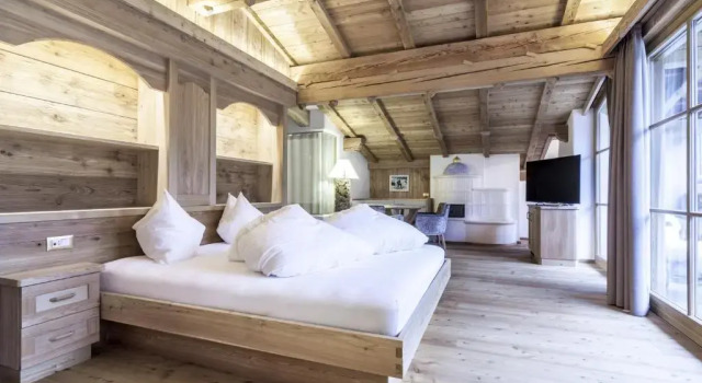 Двухместный люкс Deluxe с балконом Dorfhotel Beludei