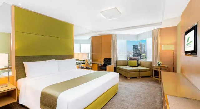 Двухместный номер Lounge Access Premium с видом на город Holiday Inn Bangkok Silom by IHG