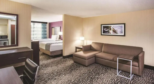 Четырёхместная студия люкс Oversized La Quinta by Wyndham Newark - Elkton