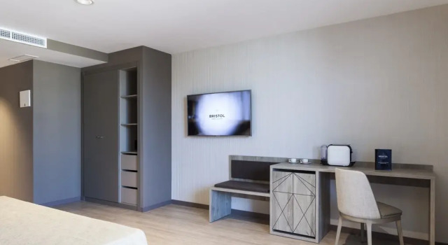 Двухместный номер Deluxe Hotel Bristol 4 Sup
