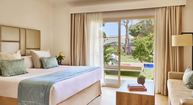 Люкс Смежный с 2 комнатами Zafiro Mallorca & Spa