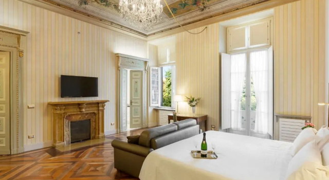 Двухместный люкс Hotel Roma e Rocca Cavour