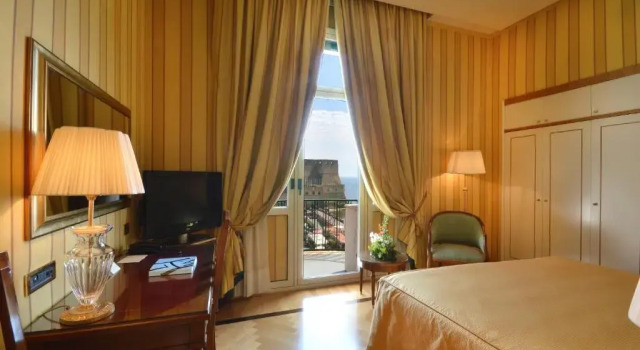 Двухместный номер Deluxe с видом на море Grand Hotel Vesuvio