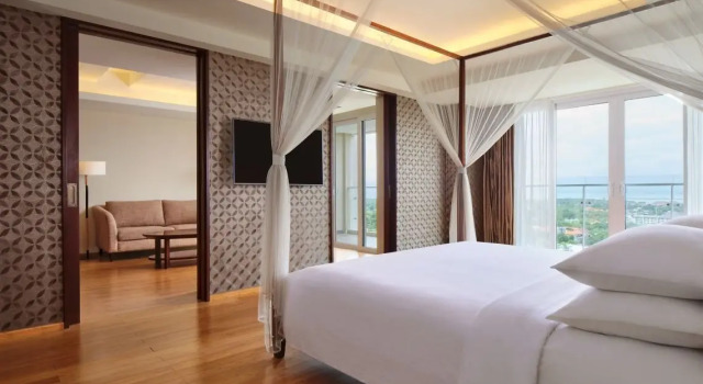 Двухместный люкс Larger c 1 комнатой с балконом и с видом на залив Four Points by Sheraton Bali, Ungasan