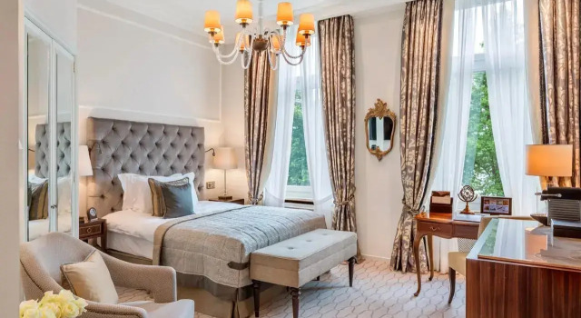Одноместный номер Deluxe с балконом Fairmont Hotel Vier Jahreszeiten