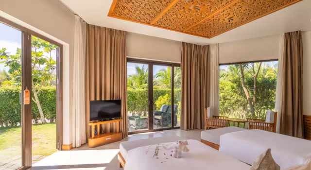 Двухместная вилла Luxury с видом на бассейн The Shells Resort & Spa Phu Quoc