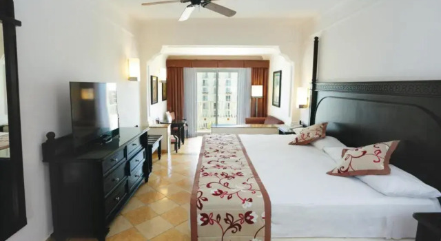 Двухместный полулюкс seafront Riu Palace Aruba - All Inclusive