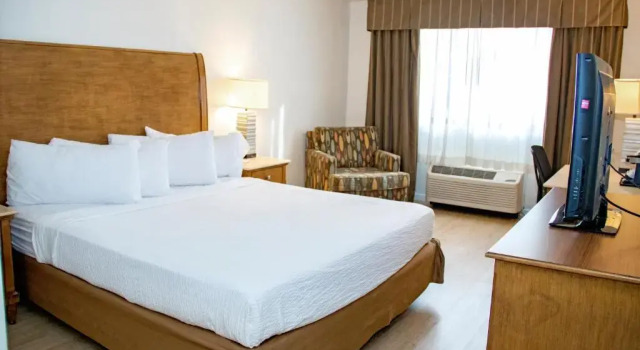 Двухместный номер Wyndham Garden Phoenix Midtown