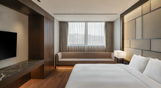 Четырёхместный люкс Угловой Enford Hotel Cheongju