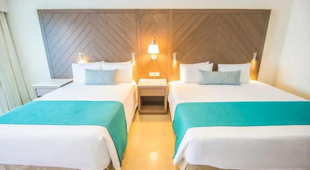 Четырёхместный полулюкс Sunscape Cancun All-Inclusive Resort & Spa by Hyatt