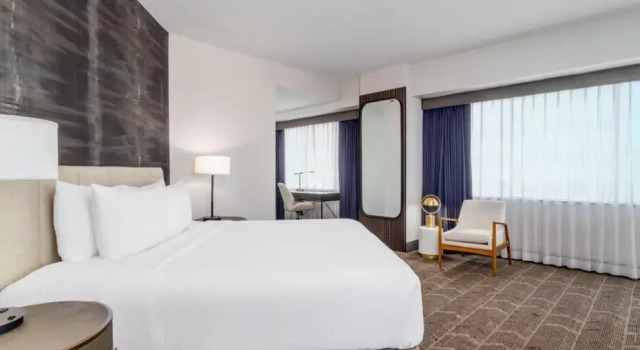 Двухместный люкс c 1 комнатой Crowne Plaza Hotel Los Angeles Harbor by IHG