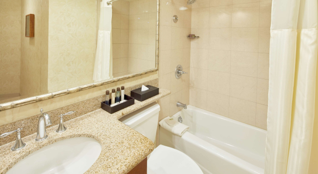 Двухместный номер Jacuzzi oceanfront OUTRIGGER Waikiki Beach Resort