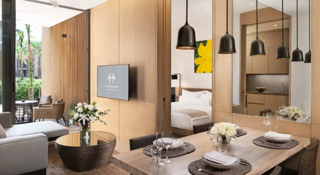 Двухместный люкс Grand Azure с видом на бассейн Twinpalms MontAzure Phuket