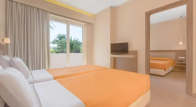 Номер Семейный Hotel Esperia