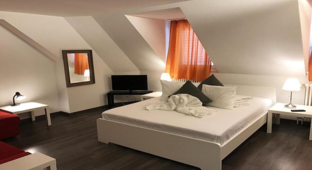 Семейная студия INSIDE Five Hotel