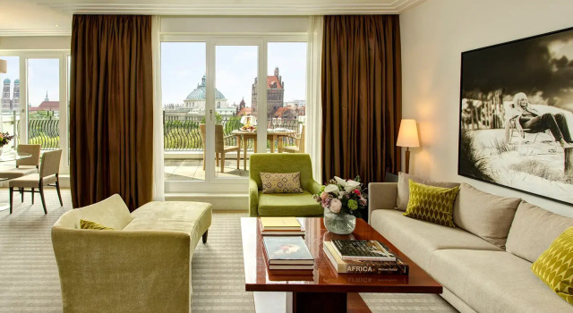 Двухместный люкс Lord Forte Rocco Forte The Charles Hotel