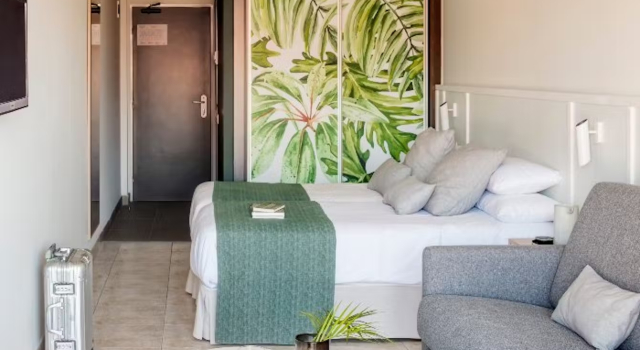 Четырёхместный номер Design AQUA Hotel Bertran Park