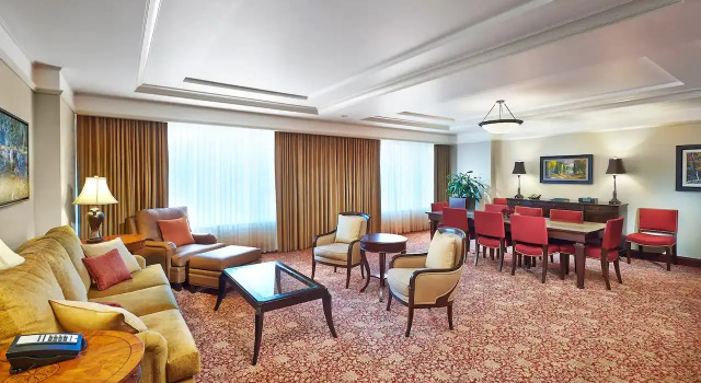 Четырёхместный люкс Conference Hyatt Regency Calgary